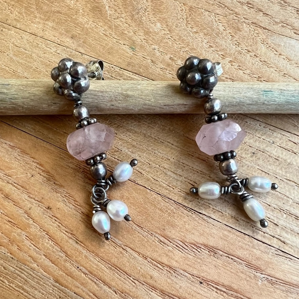 Vintage 925 Sterling silver rose quartz and pearl dangle earrings on posts